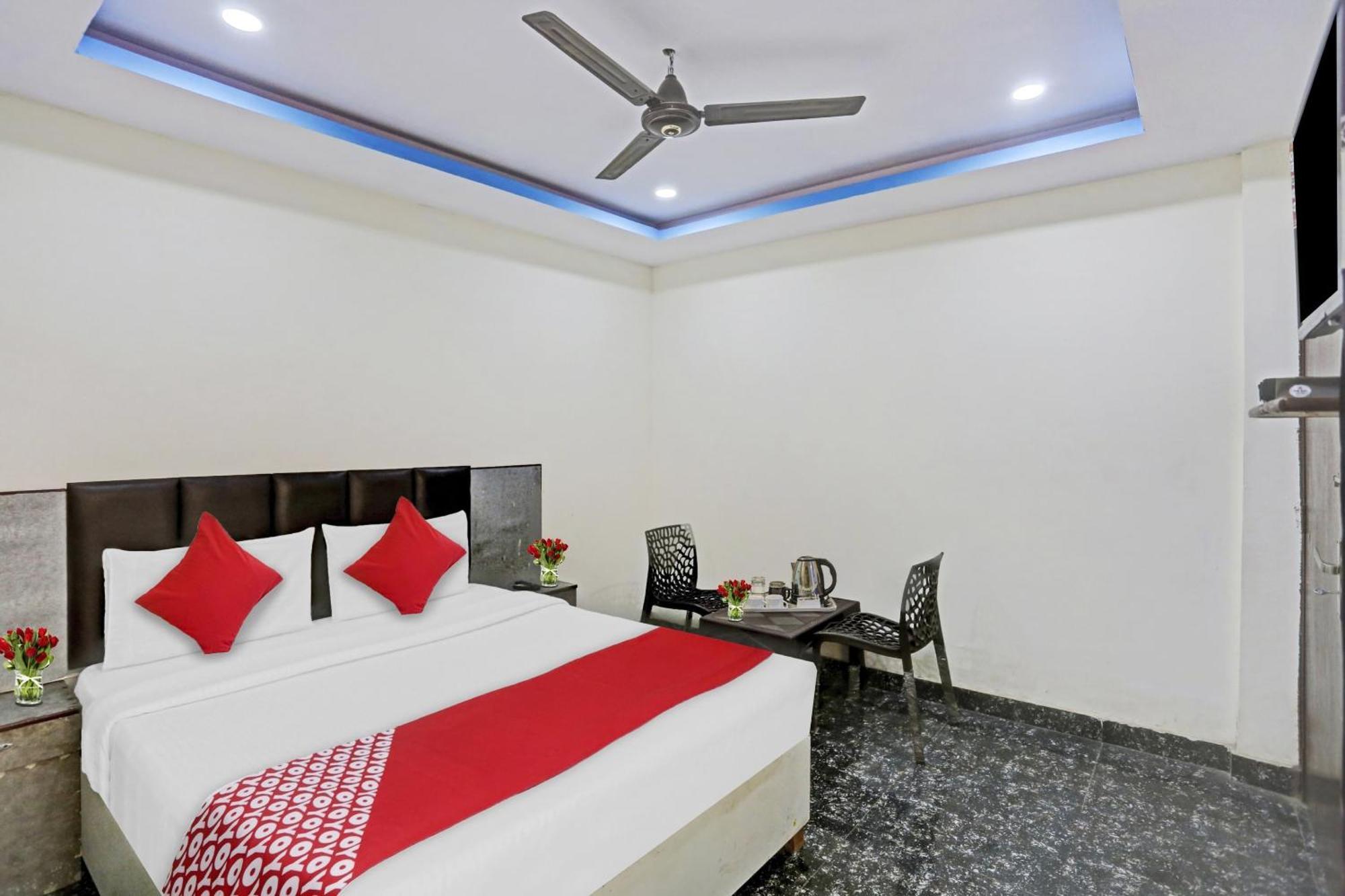 Hotel O Royal Palace Guest House Near Vishwa Vidyalaya Metro Station Új-Delhi Kültér fotó