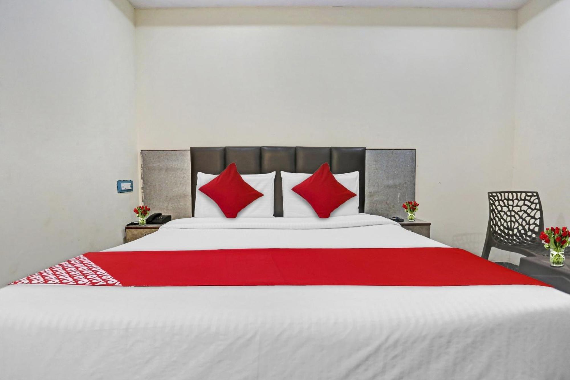 Hotel O Royal Palace Guest House Near Vishwa Vidyalaya Metro Station Új-Delhi Kültér fotó